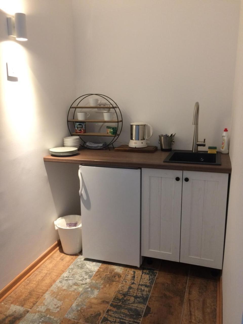 Cricket Park Hostel ベオグラード エクステリア 写真